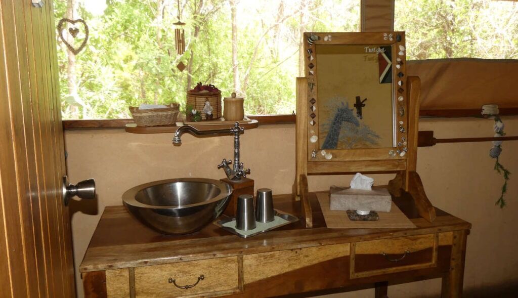 iKWETA Safari Camp Guest Tent en suite bathroom